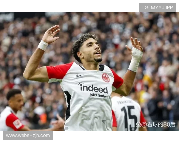 半场战报:马尔穆什闪击,曼城主场暂1-0领先狼队 半场战报:马尔穆什闪击,曼城主场暂1-0领先狼队